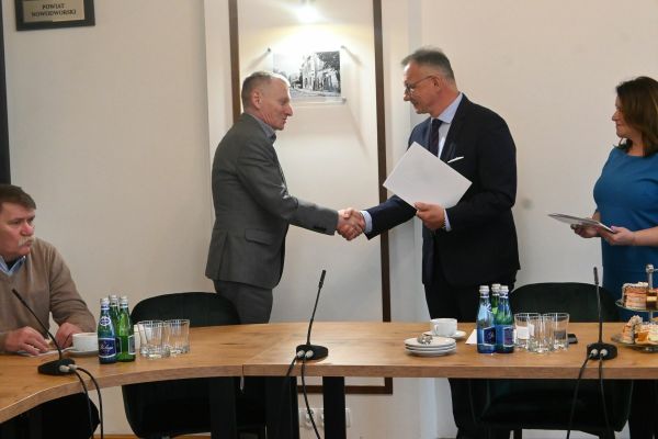 Inauguracyjne posiedzenie Powiatowej Rady Rynku Pracy 8