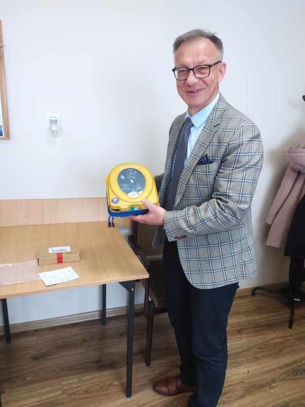 Defibrylatory AED 1