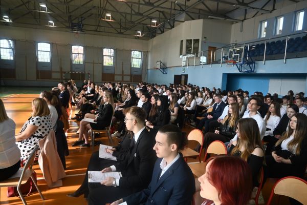 Zakończenie roku szkolnego maturzystów 11
