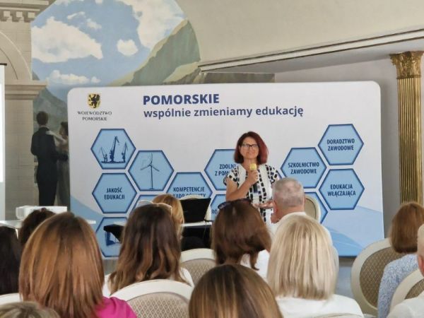KONFERENCJA WOJEWÓDZKIEGO ZESPOŁU KOORDYNACJI DS. ZINTEGROWANEJ STRATEGII UMIEJĘTNOŚCI