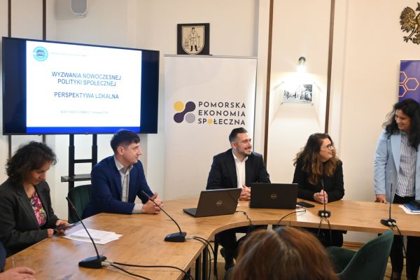 Spotkanie - polityka społeczna 8