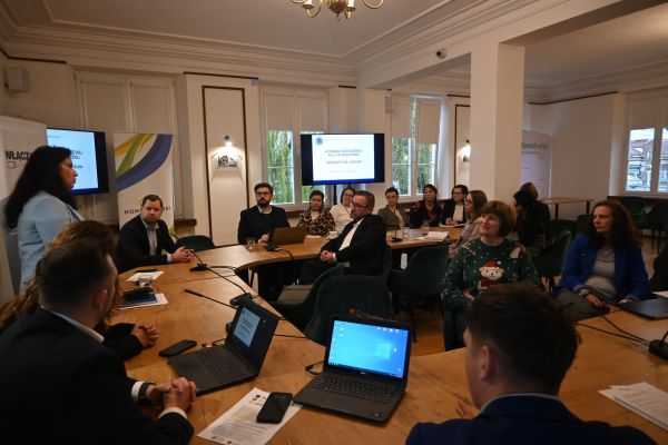 Spotkanie - polityka społeczna 9