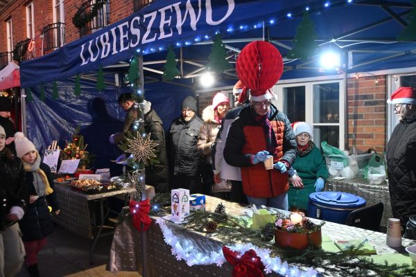 FOTORELACJA Z WIGILII POWIATOWEJ CZĘŚĆ 2 51