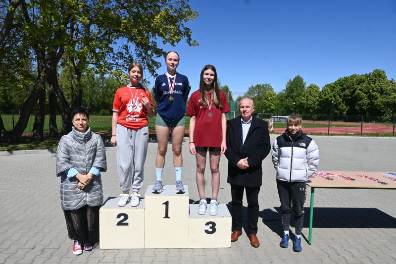 Zawody lekkoatletyczne Drewnica 12