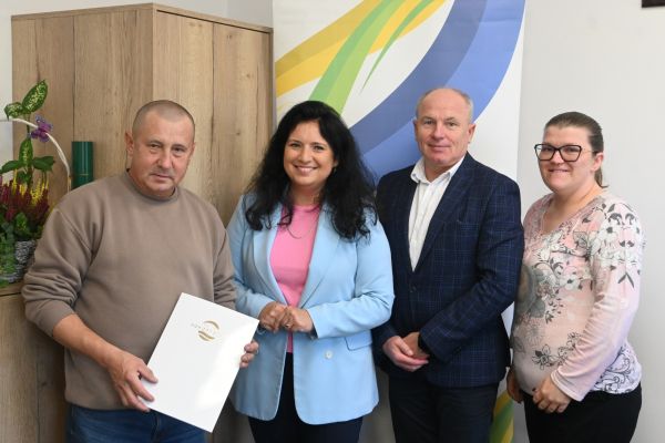 umowa na budowę chodnika w Marzęcinie 1