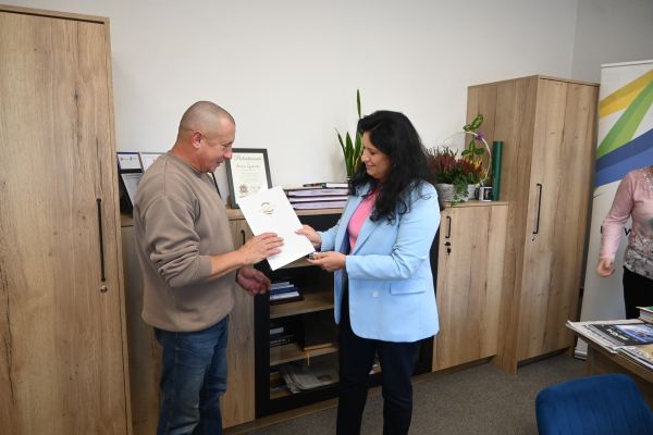 umowa na budowę chodnika w Marzęcinie 2