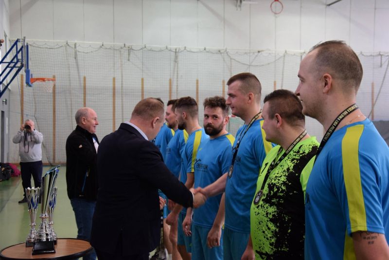 II LIGA ŻUŁAWSKIEJ HALOWEJ LIGI PIŁKI NOŻNEJ 4