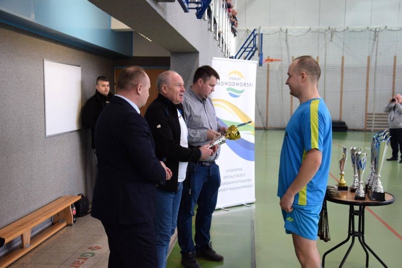 II LIGA ŻUŁAWSKIEJ HALOWEJ LIGI PIŁKI NOŻNEJ 16