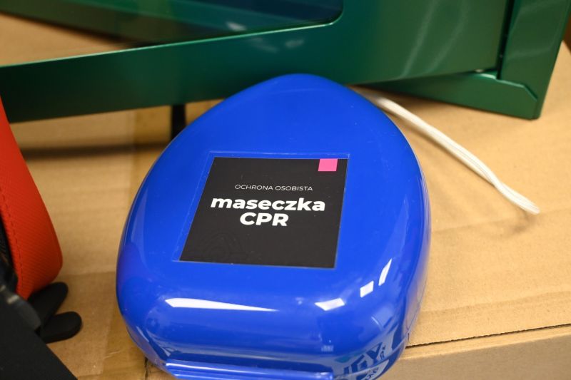 ZAKUP DEFIBRYLATORA 4