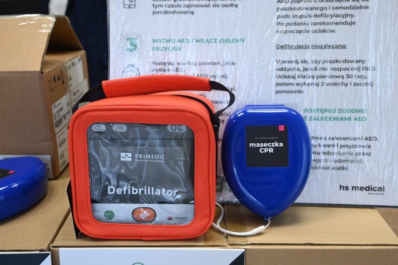 ZAKUP DEFIBRYLATORA 6