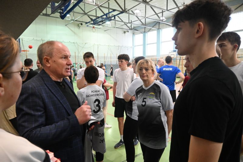 CHARYTATYWNY TURNIEJ PIŁKI SIATKOWEJ 7