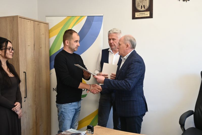 UMOWY DOTYCZĄCE PRZEBUDOWY UL. MORSKIEJ W STEGNIE 4