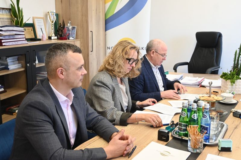 UMOWY DOTYCZĄCE PRZEBUDOWY UL. MORSKIEJ W STEGNIE 6