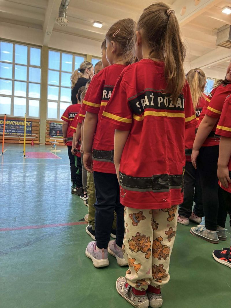 III Halowe Dziecięce Zawody Sportowo-Pożarnicze 4