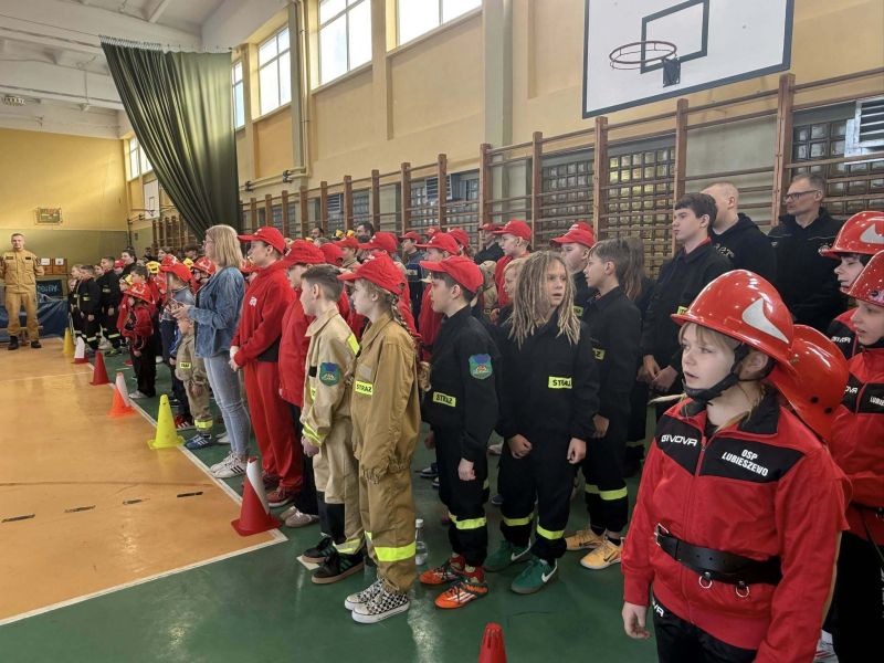 III Halowe Dziecięce Zawody Sportowo-Pożarnicze 6