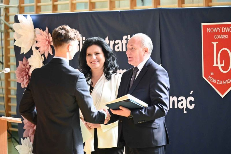 Pozegnanie klas maturalnych LO 8