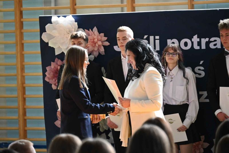 Pozegnanie klas maturalnych LO 9