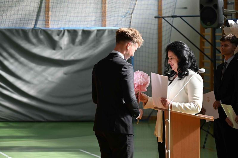 Pozegnanie klas maturalnych LO 11