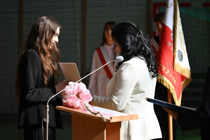 Pozegnanie klas maturalnych LO 19