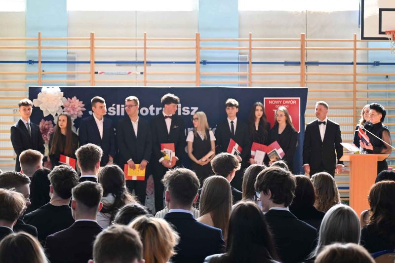 Pozegnanie klas maturalnych LO 20