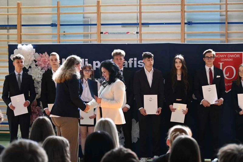 Pozegnanie klas maturalnych LO 24