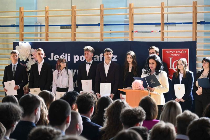 Pozegnanie klas maturalnych LO 32