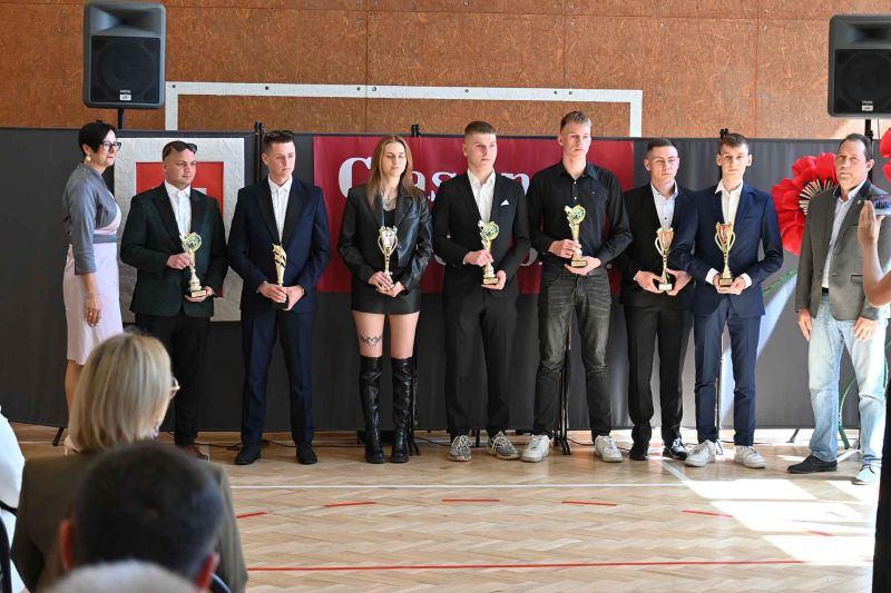 KONIEC ROKU KLAS MATURALNYCH ZS 8