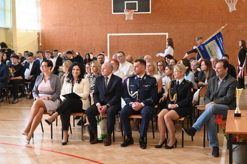 KONIEC ROKU KLAS MATURALNYCH ZS 16