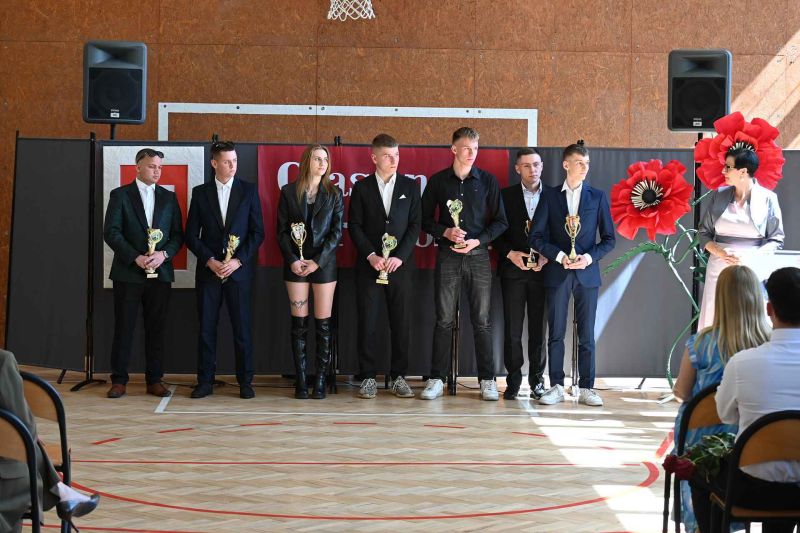 KONIEC ROKU KLAS MATURALNYCH ZS 20