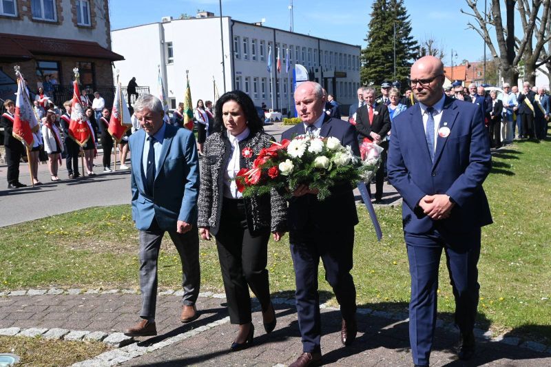 OBCHODY 3 MAJA 4
