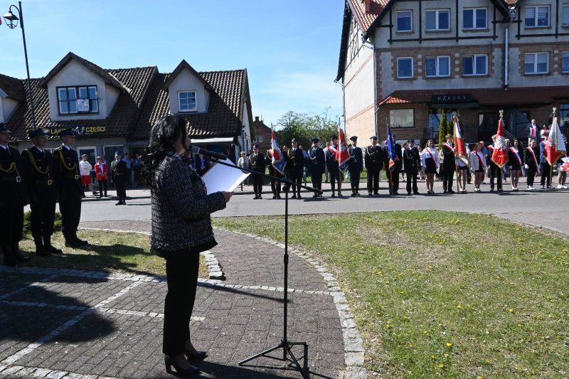OBCHODY 3 MAJA 16