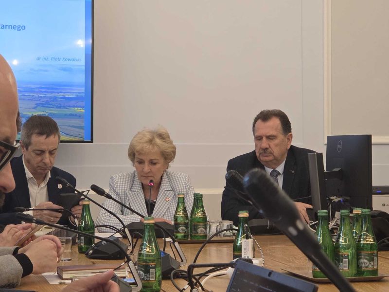 POSIEDZENIE ZUŁAWSKIEGO ZESPOŁU PARLAMENTARNEGO 4