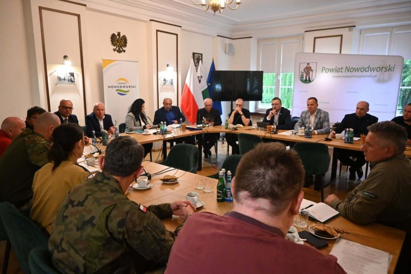 Posiedzenie Powiatowego Zespołu Zarządzania Kryzysowego 11