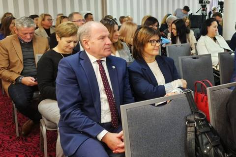 SPOTKANIE KONSULTACYJNE W RAMACH PROJEKTU "PRZYGOTOWANIE KOMPLEKSOWEGO WSPARCIA PORADNI PSYCHOLOGICZNO - PEDAGOGICZNYCH"