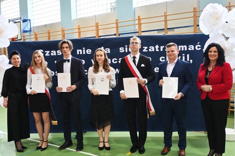 POŻEGNANIE UCZNIÓW KLAS MATURALNYCH