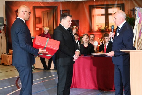 80-LECIE SZKOŁY PODSTAWOWEJ NR 1 W NOWYM DWORZE GDAŃSKIM