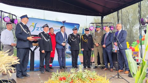 DOŻYNKI GMINNE W ŁASZCZE