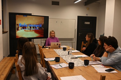 PROFESJONALNA OBSŁUGA RECEPCJI