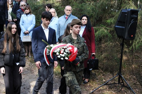 UROCZYSTOŚCI POD POMNIKIEM OFIAR EGZEKUCJI